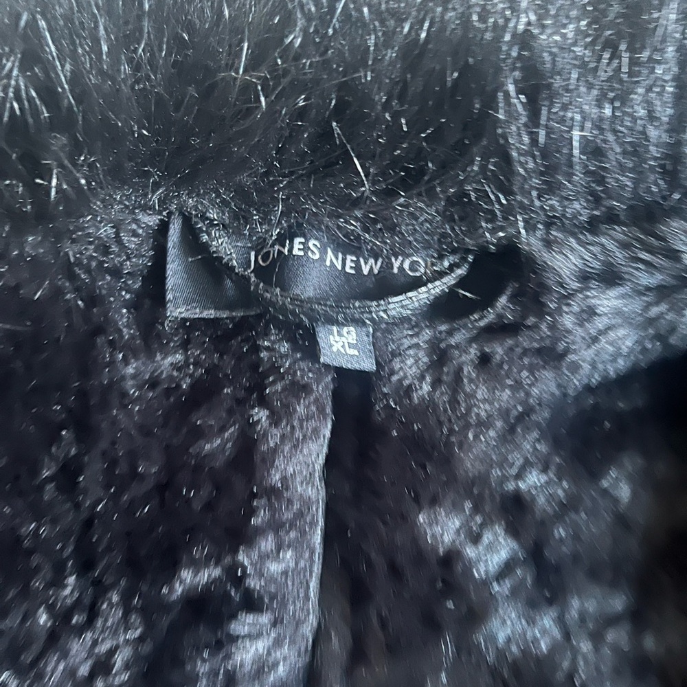 Jones New York Faux Black Leather Coat with Faux Fur Trim size 16-18 - Picture 5 of 9